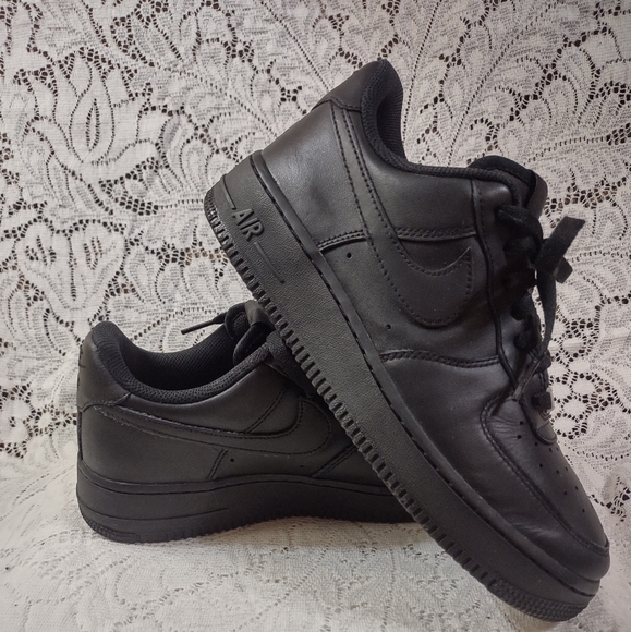 Ladies Nike Air Force 1s sz 8.5